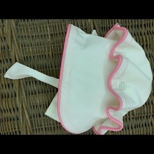 Beaufort Bonnet - Ivory Pearl w/ Hot Pink- XS 0-3m